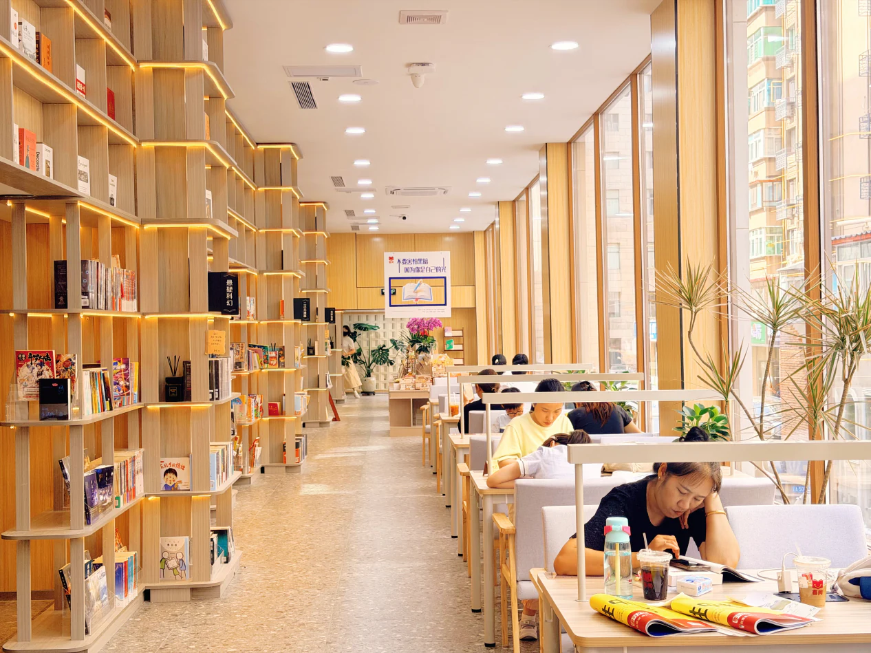 Bright reading and leisure space in Fushun Hanking Mall